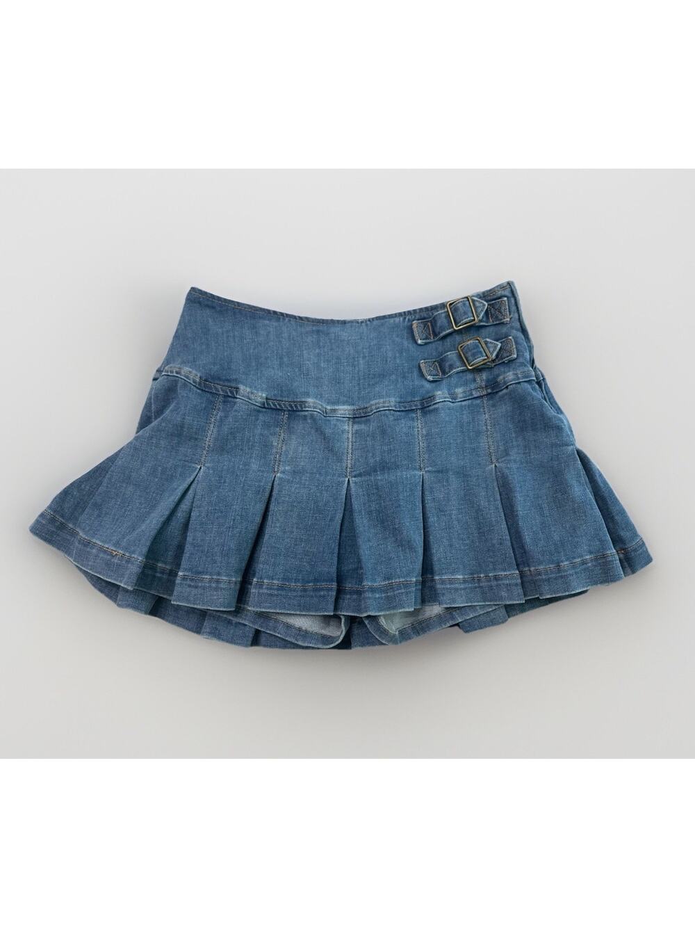 Wild Fable Women's Denim Mini Skirt Size 6 Blue Pleated Buckle Accent Skort